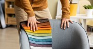 Esta colección transforma los residuos textiles en piezas de diseño