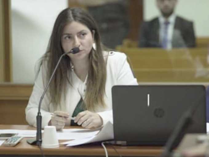 Puerto Varas: Remueven a fiscal de su cargo tras ser descubierta saliendo del país en dos ocasiones con licencia médica