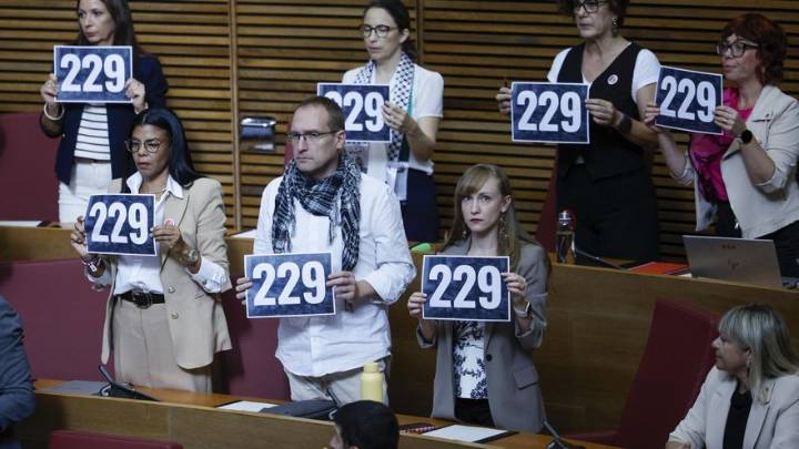 Las víctimas de la DANA plantan a Mazón en las Cortes