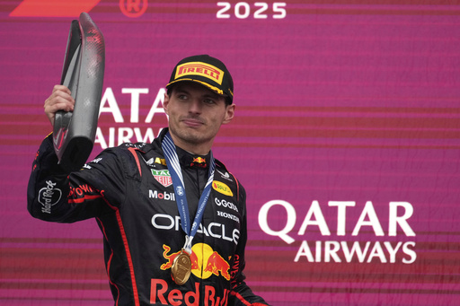 Max Verstappen gana el GP de Azerbaiyán de F1 tras choque de Oscar Piastri en la primera vuelta