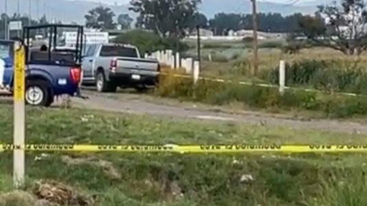 Dejan dos cuerpos encobijados a la entrada de Pénjamo