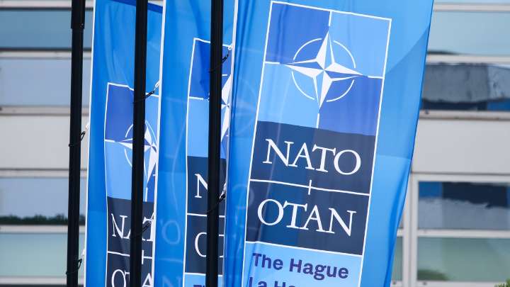 "La Tercera Guerra Mundial estallará el 3 de noviembre": las palabras de un exgeneral de la OTAN se convierten en una popular teoría de la conspiración