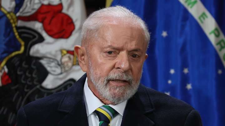 Lula critica a los "traidores de la patria" y dice que "Brasil no acepta órdenes de nadie"