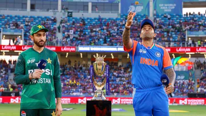 Suryakumar Yadav interviewed by Ravi Shastri, Salman Ali Agha by Waqar Younis at toss ahead of Asia Cup final