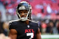 Miami Dolphins Betrayed as Internet Personality Shifts Love to Falcons’ Bijan Robinson Miami teacher and Dolphins superfan sparks playful backlash after praising Falcons star Bijan Robinson in his off