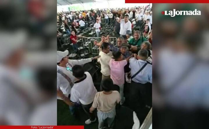Suspenden a trabajador de Presidencia por agreder a corresponsal de ‘La Jornada’ en Guerrero
