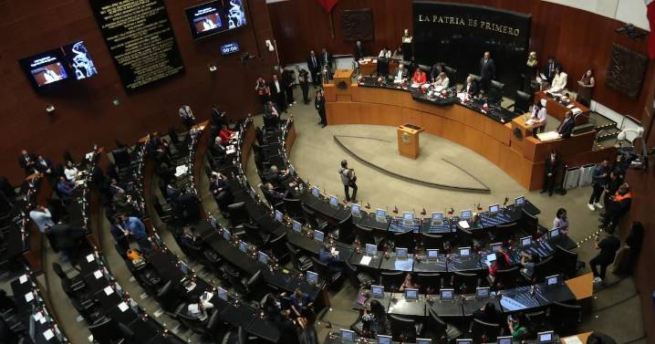Oposición en el Senado exige investigar a AMLO por huachicol fiscal