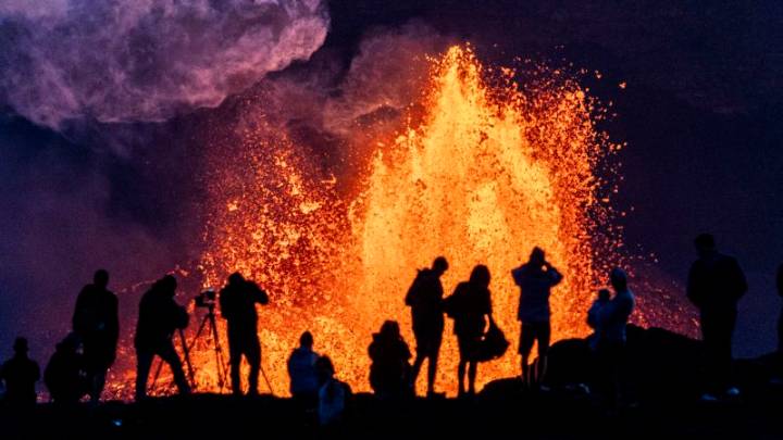 Kilauea’s on-and-off eruption is back on in Hawaii. What to know about its dramatic lava displays
