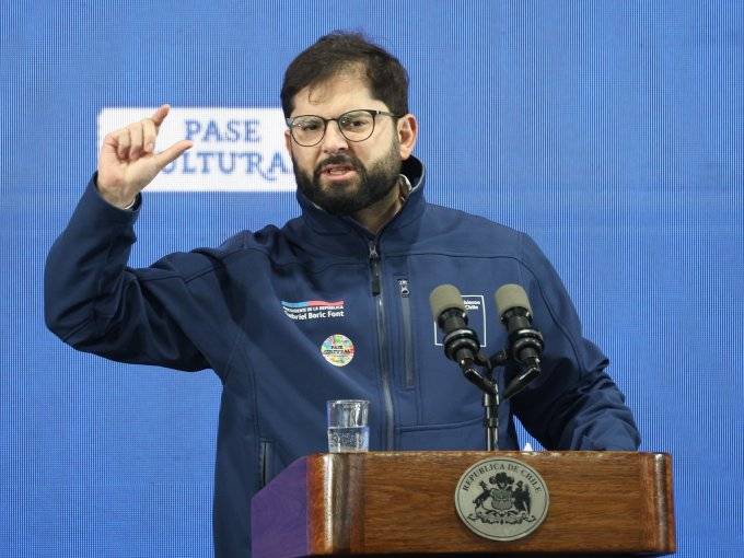 Presidente Boric llamó a que el debate se desarrolle con "altura de miras" y que "no se vea afectado por fake news"