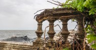 What's the story of New Orleans' Lake Pontchartrain seawall? Curious Louisiana dives in.