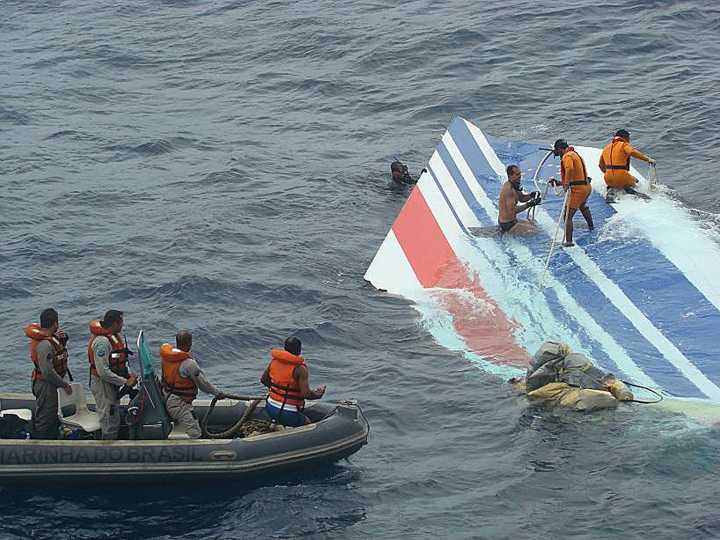 La tragedia del vuelo de Air France Río-París vuelve al banquillo 16 años después