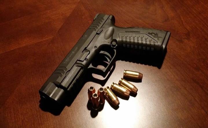 Pánico en escuela de Argentina; adolescente se atrinchera con un arma tras realizar disparos