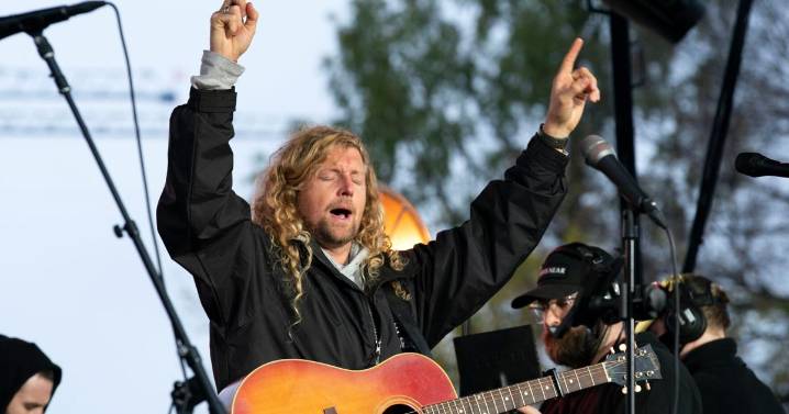 Takeaways from AP’s report about financial allegations against worship leader Sean Feucht