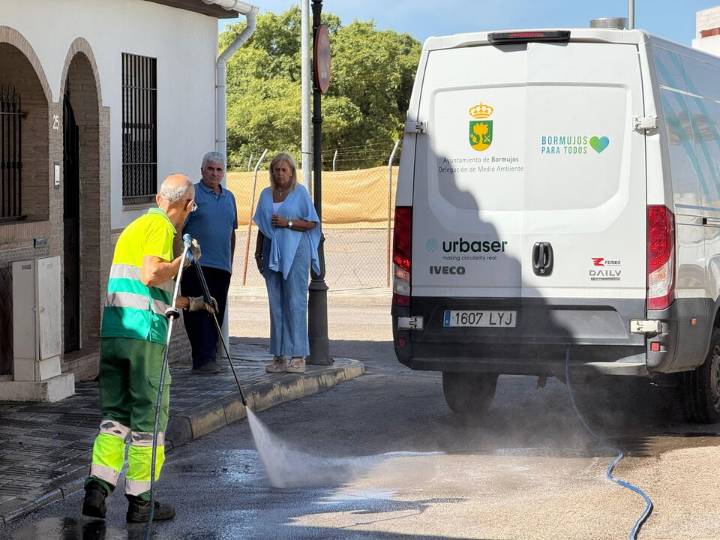 Bormujos activa un plan especial de limpieza tras la Feria 2025