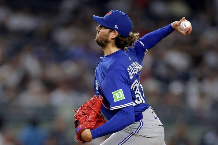 Blue Jays beat Yankees 7-1 to reopen a four-game AL East lead over New York