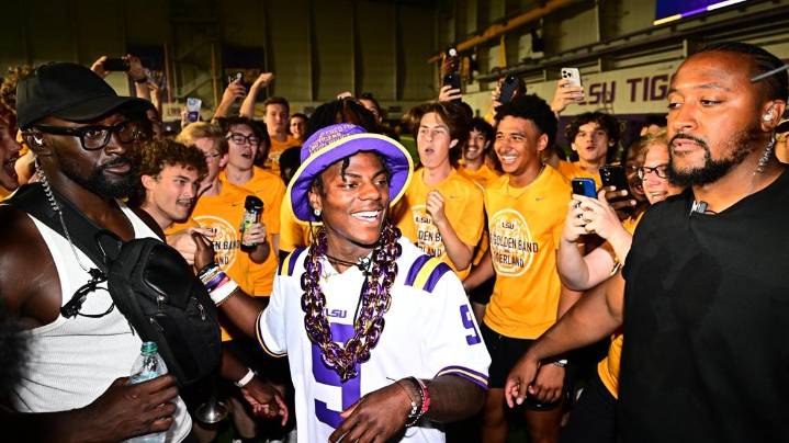 Famous streamer IShowSpeed attends LSU game