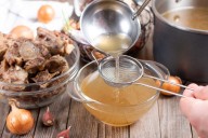 ¿Qué hacer con el caldo sobrante? 4 trucos para transformarlo