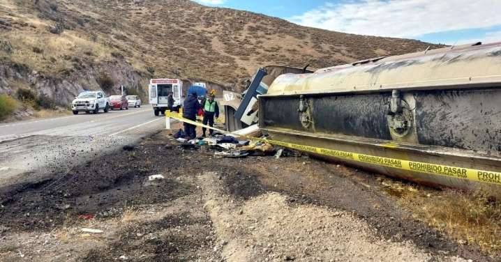 Cisterna boliviana vuelca en la Binacional: un fallecido y tres heridos