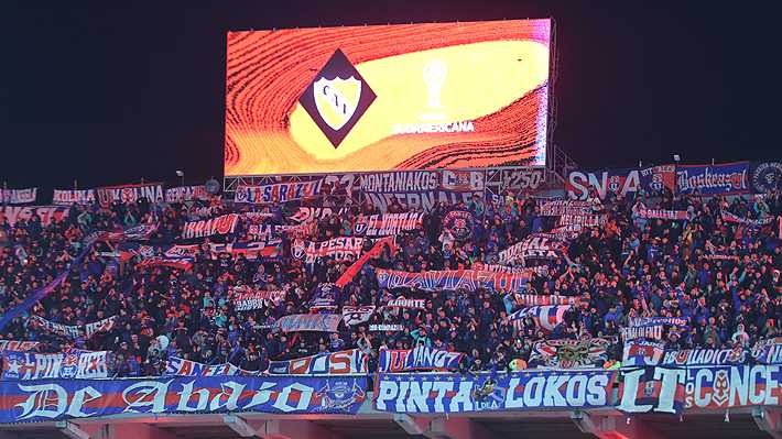 Aplican dura sanción a los hinchas de la U tras los graves incidentes en el partido contra Independiente