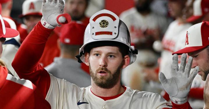 Ward homers, Jansen earns 475th save as Angels avoid sweep with 3