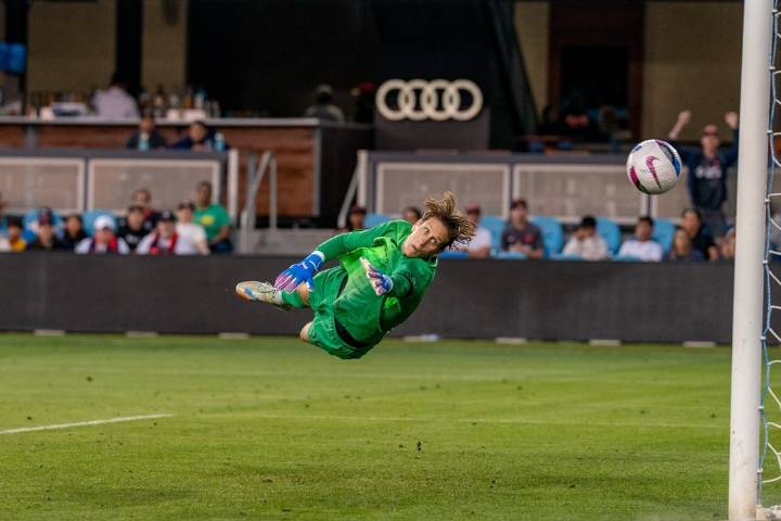 Deadspin | Substitute's late goal earns Bay FC draw with Gotham FC