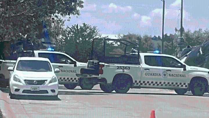 Hombres armados roban camioneta a elementos de la Guardia Nacional