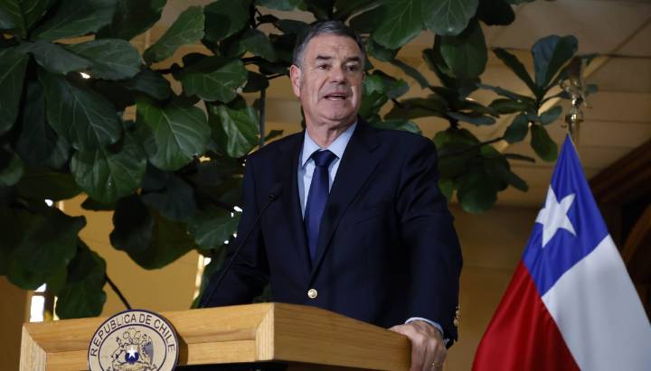 Senador Ossandón respalda candidatura de Bachelet a la Secretaría General de ONU: "Representa a nuestro país ante el mundo"