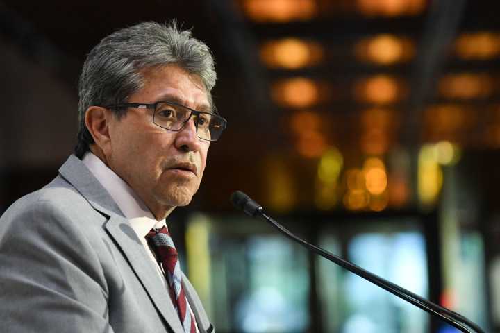 Monreal pide a Gutiérrez retirar demanda contra consejeros por revocación de mandato de AMLO