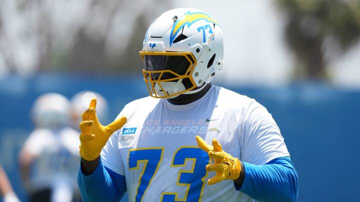 Mekhi Becton warming up only hours after battling an illness