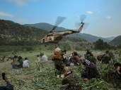 Afganistán: después del devastador terremoto que causó 800 muertos, siguen llegando heridos a los hospitales
