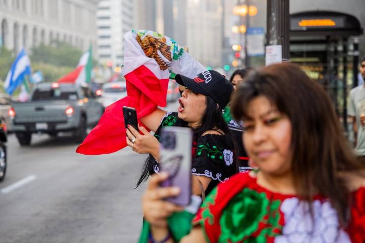 Chicago officials warn of heightened traffic downtown, street closures