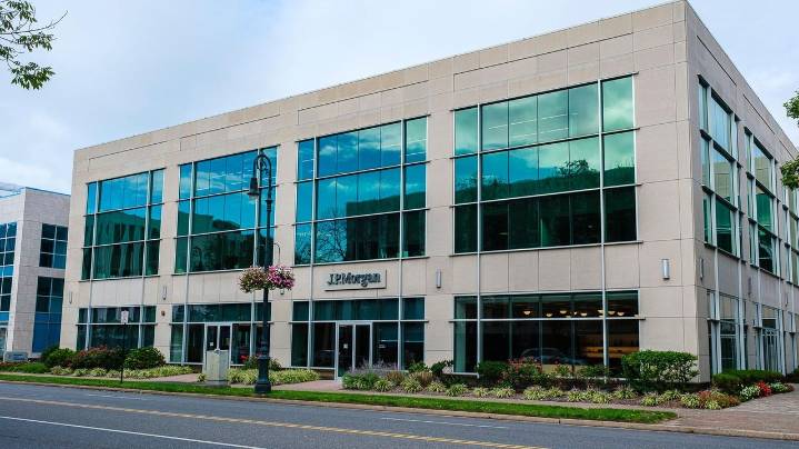 JPMorgan expands on Long Island with new private bank