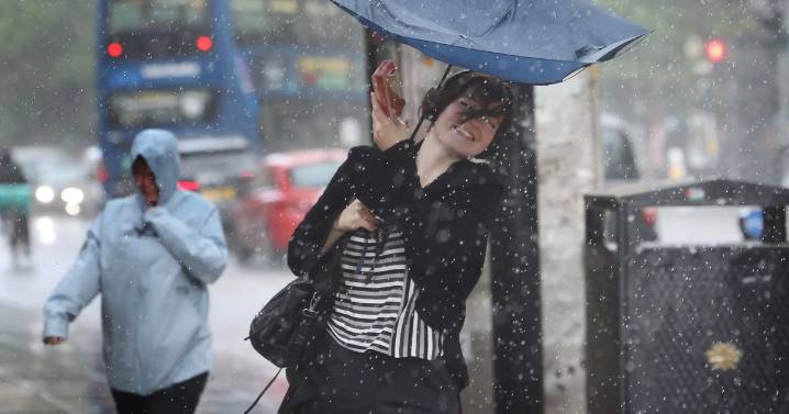 Met Office say temperatures could rise to 25C this week as 'drier spell ahead'