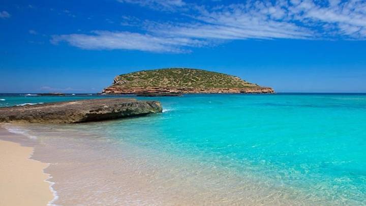 Baleares en un frasco: llega 'Beso de Mar', el perfume que huele a sal y sol