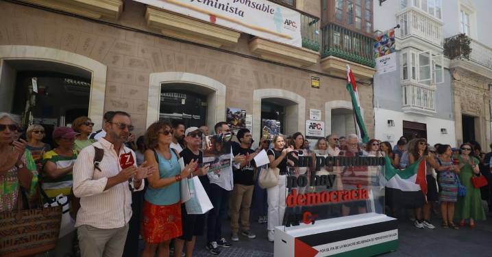 La prensa de Cádiz denuncia los crímenes de los periodistas palestinos a manos de Israel
