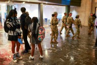 La cacería del ICE apunta a estudiantes y sus familias en el inicio del nuevo año escolar
