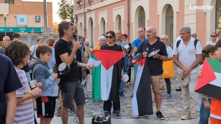 Así ha sido la cacerolada contra el genocidio en Gaza convocada en Xàtiva