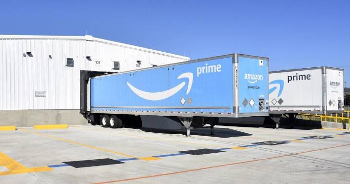 Amazon ceremony in Butte celebrates new delivery station