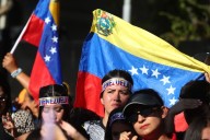 La mitad de los migrantes con empleo en Chile son venezolanos y la mayoría trabaja en el comercio
