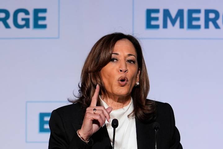 After snubbing a rumored 2028 hopeful, Kamala Harris strikes back