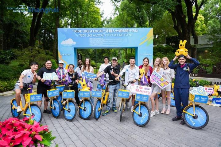 Ride like locals: Expats embrace Shanghai's bike