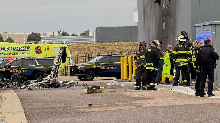 2 people die in small plane crash near suburban Denver airport