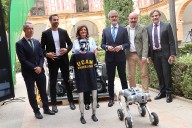 El Gobierno regional y la UCAM muestran las innovadoras aplicaciones que surgen de la fusión de la inteligencia artificial con los drones o la robótica