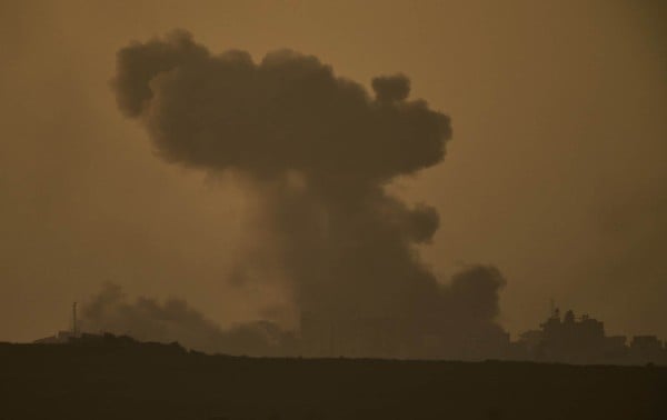 Inicia Israel operación ampliada en Gaza y dice a los residentes que se vayan