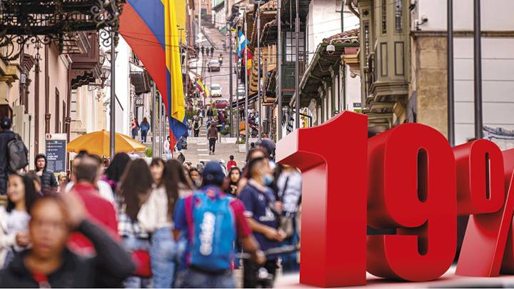 El paquetazo de impuestos que el Gobierno Petro propone para ricos, pero que salpica a todos los colombianos