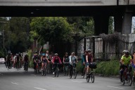 Protestan vecinos y ciclistas contra mega construcciones y ciclovía en Tlalpan