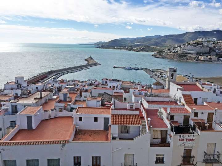 La Generalitat colabora con el Ayuntamiento de Peñíscola para promover acciones de turismo cinematográfico