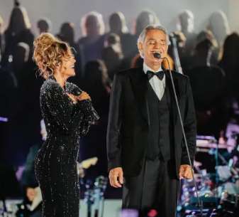 Karol G iluminó el Vaticano con su música en un evento por la fraternidad humana