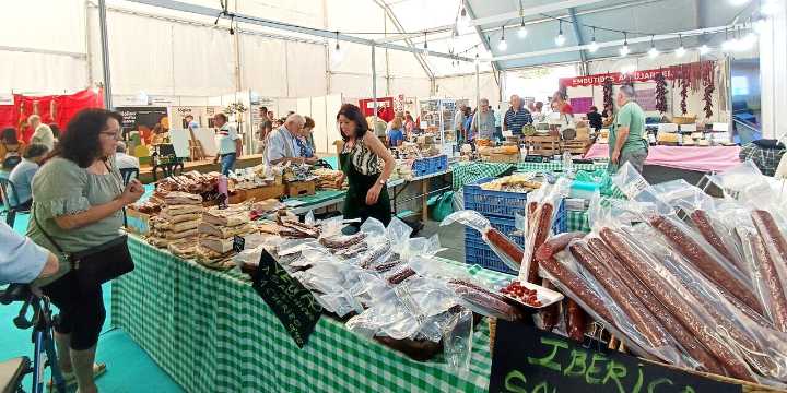 El recinto ferial acoge la 34º edición de Alcalá Muestra hasta el domingo