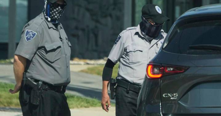 ‘We are not backing down’: Feds ramp up immigration raids in Chicago area